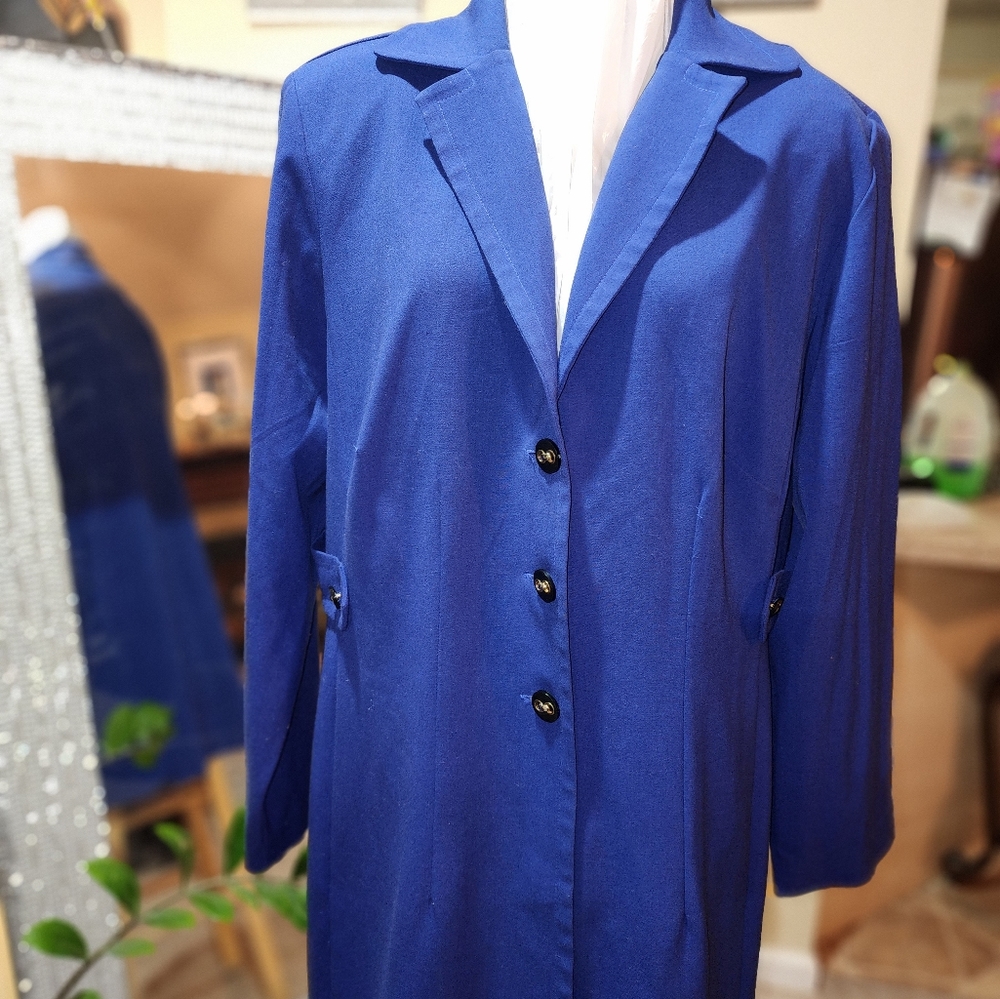 Woman's Long  sleeve Blazer /Jacket knee length